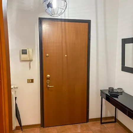 Marci's House דירה